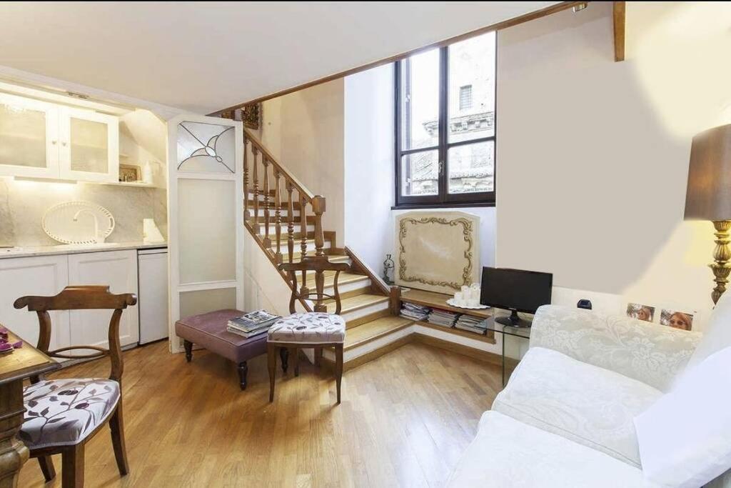 ローマMaison " Pantheon View " In Front Of Pantheonアパートメント エクステリア 写真
